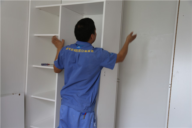 左右手家居安裝丨誰說定制整體衣柜貴，也可以逆轉(zhuǎn)啊