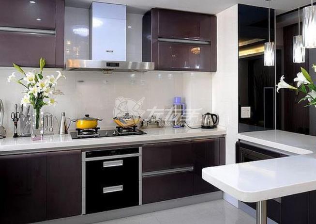 廚房灶臺相關知識,廚房灶臺的材質(zhì)以及風水禁忌