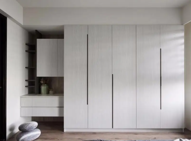 省錢衣柜做法技巧，衣柜怎么裝省錢實用？